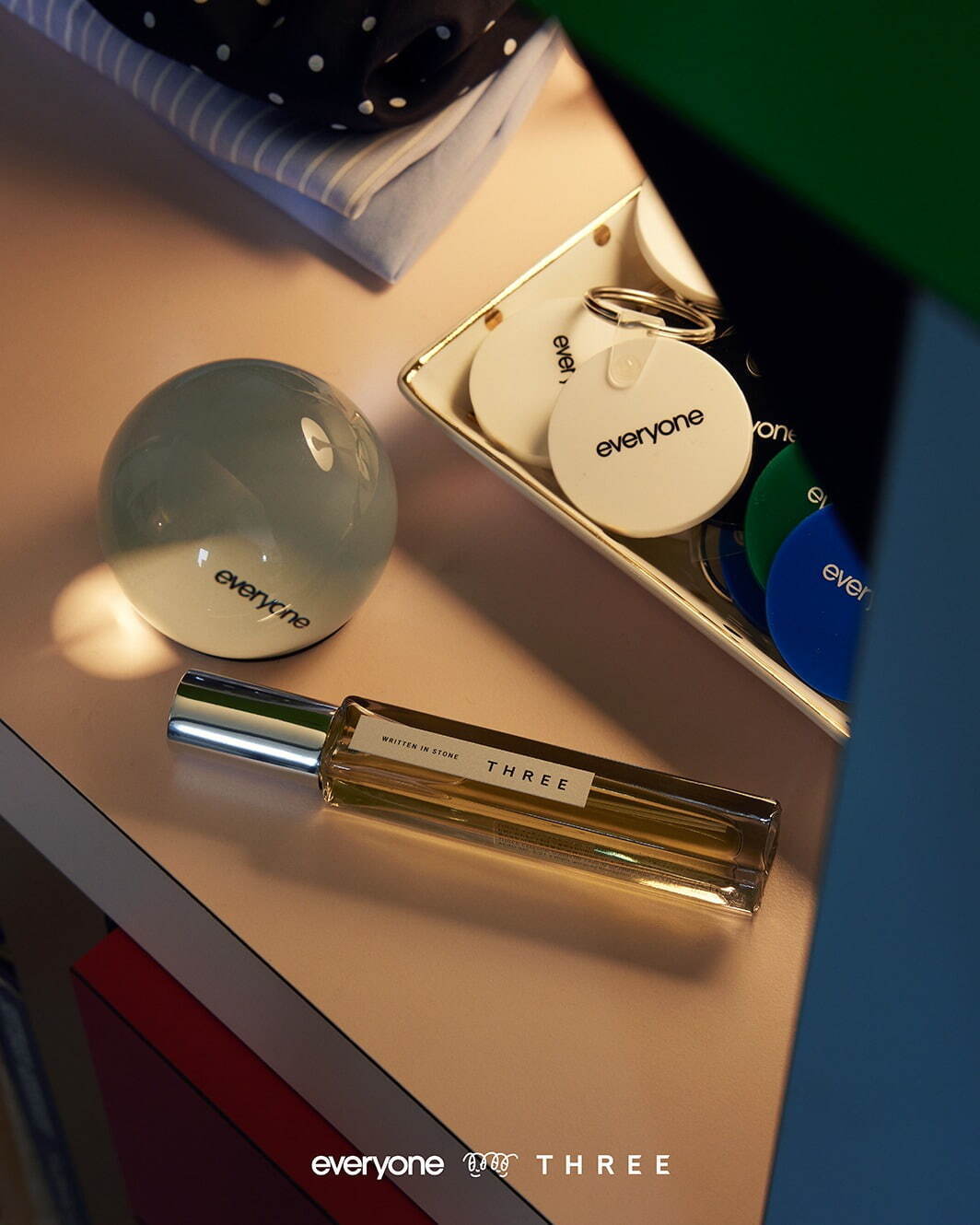 THREE×エブリワンのポーチ入りキット、“石”着想のオードトワレ＆アロマ