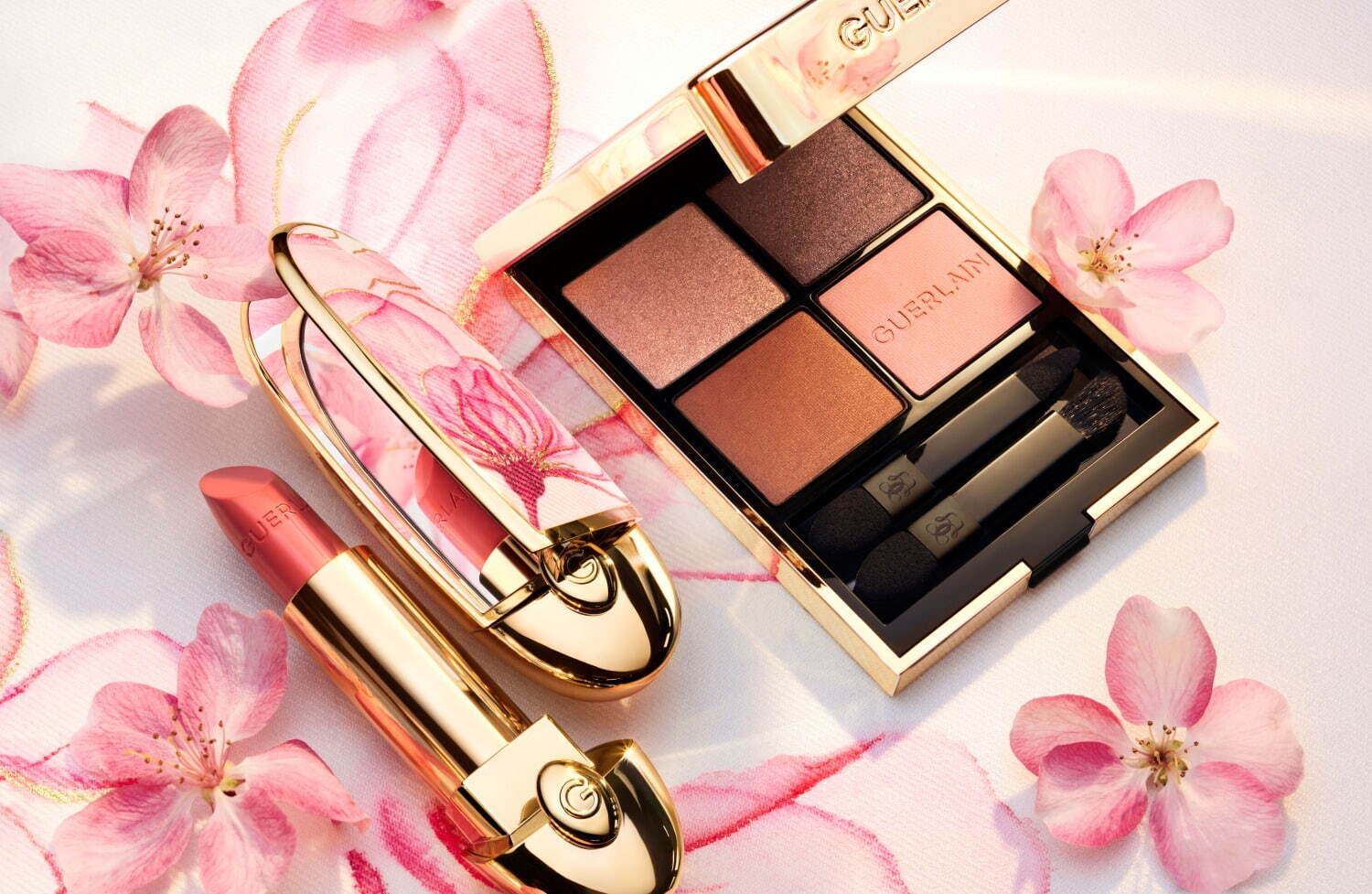 ゲラン25年春コスメ“はちみつカラー”のアイシャドウパレット＆桜咲く