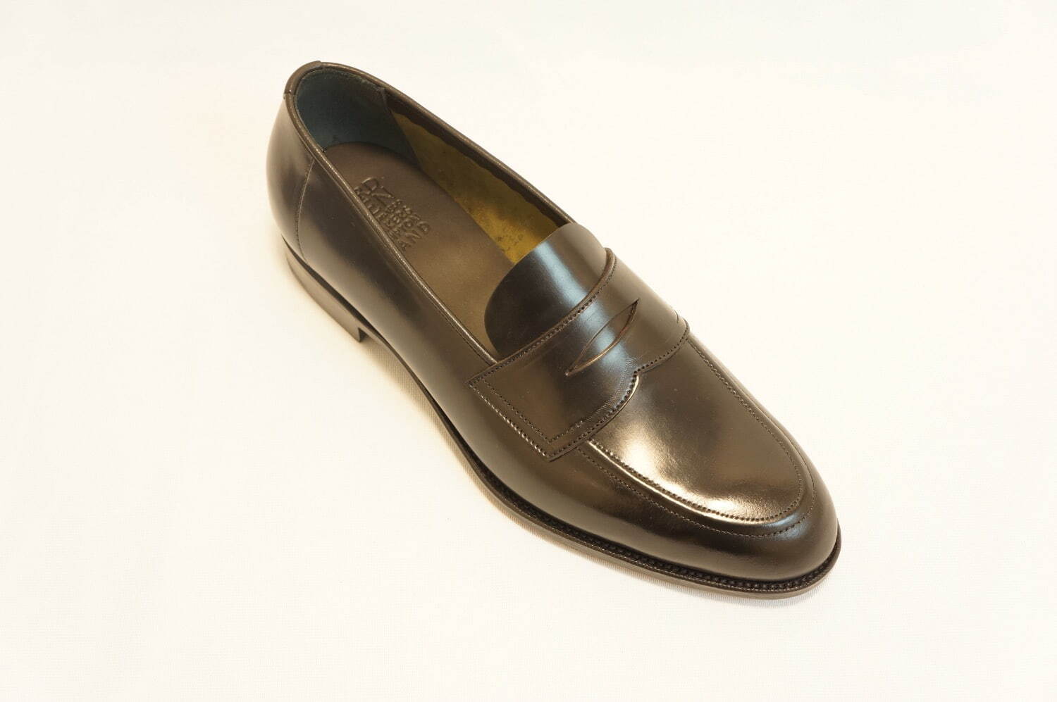 エドワードグリーンのローファー「ピカデリー」コードバンに、伊勢丹