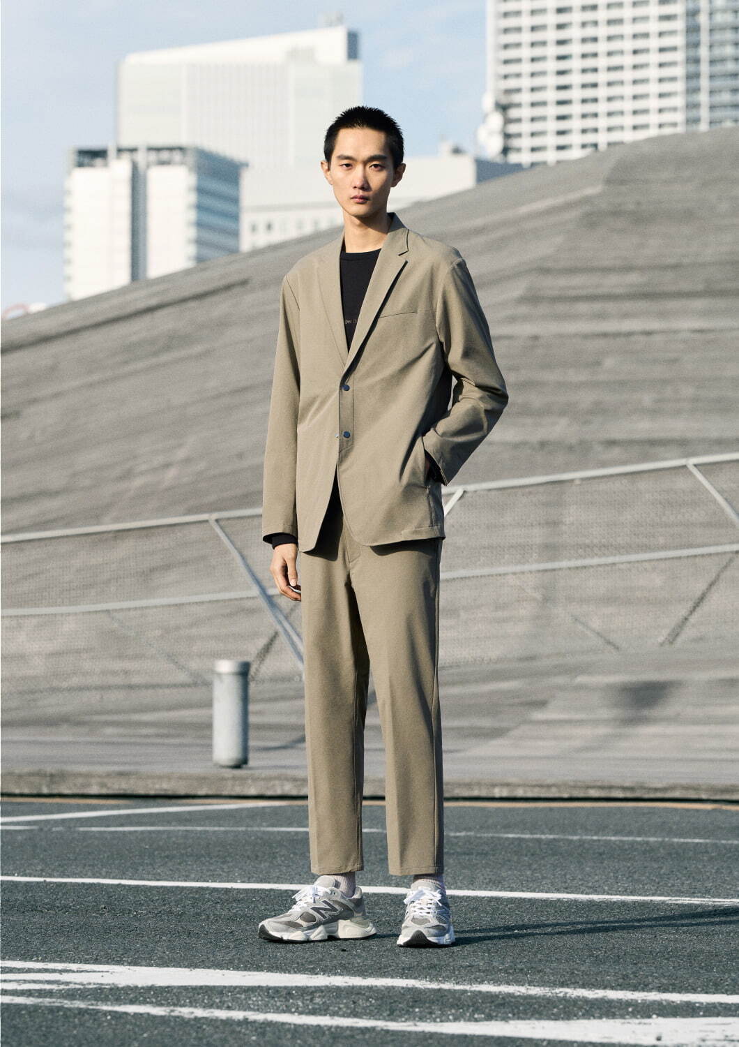 ニューバランス「MET24」のセットアップに25年春のベージュカラー