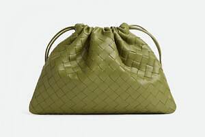 ボッテガ・ヴェネタの巾着型「ダストバッグ」ころんと小さめ新サイズ