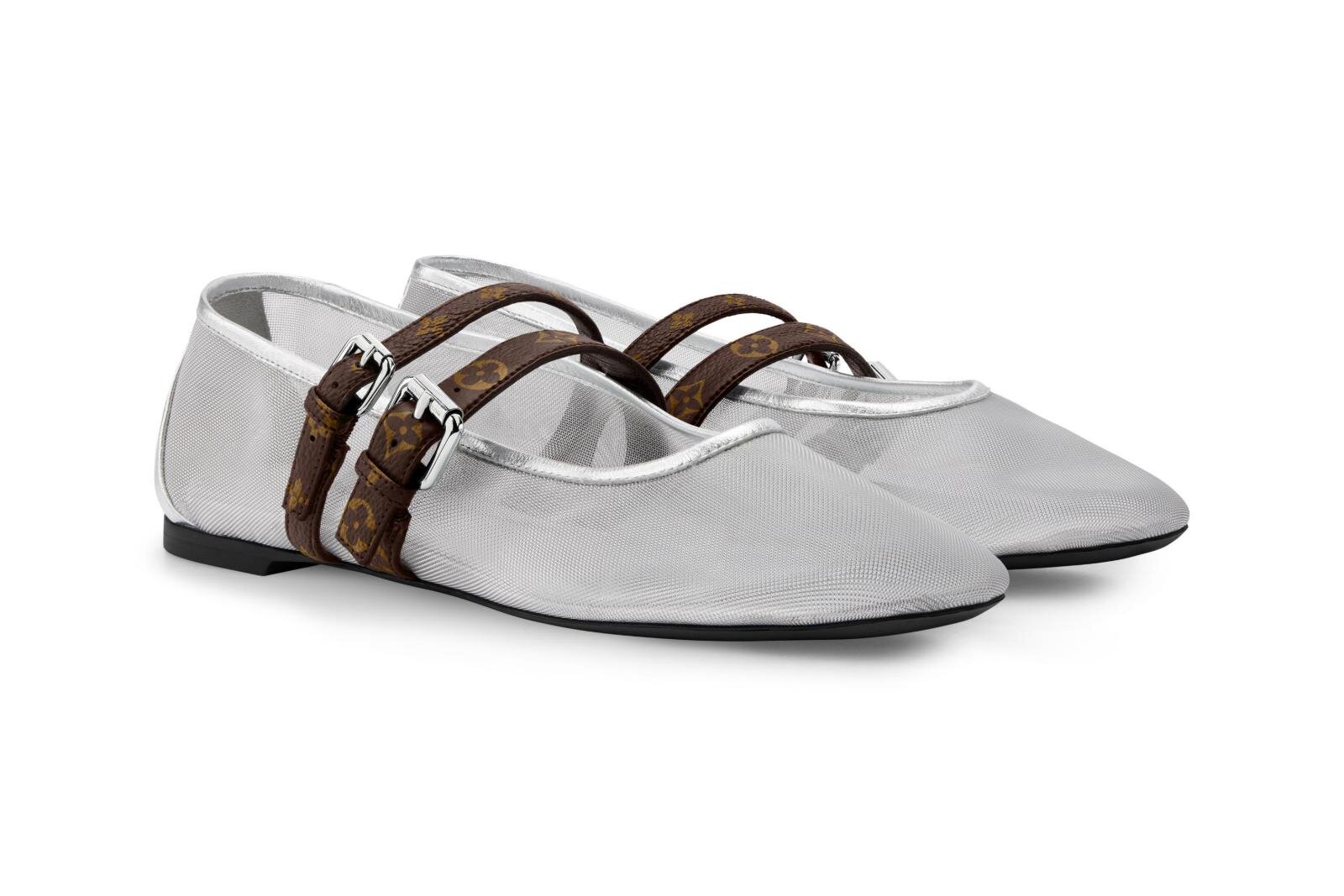 ルイ・ヴィトンのバレリーナシューズ、”モノグラム”ストラップの