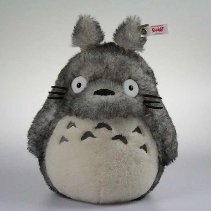 テディベアの名門シュタイフからトトロのぬいぐるみが登場