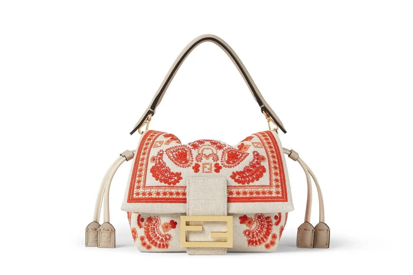 フェンディのウィメンズバッグ「マンマ バゲット」ブルーデニム調のFF