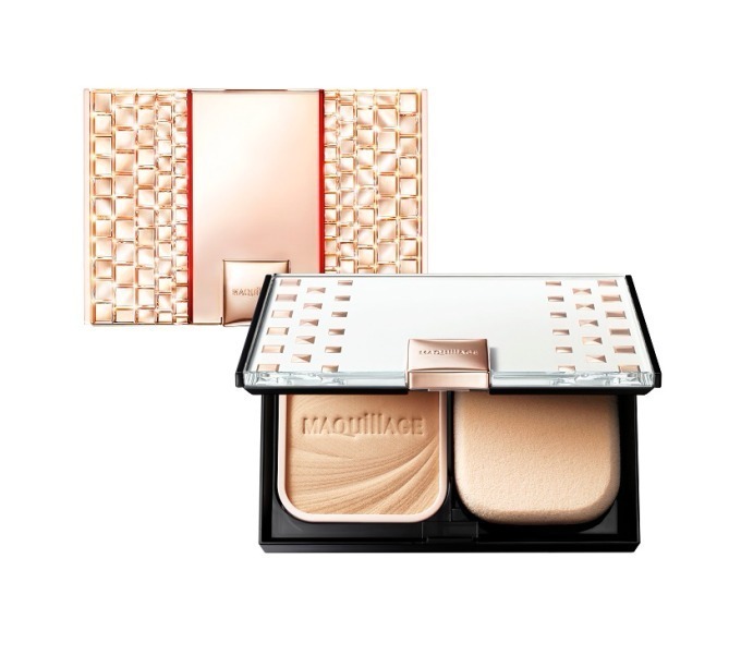 マキアージュ、新ファンデ「ドラマティックパウダリー UV」360