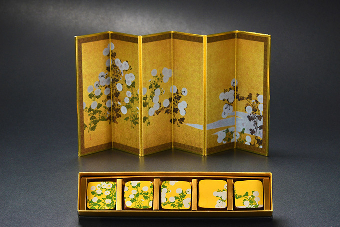 菊図屏風をモチーフにしたチョコレート - 琳派を味覚で味わう