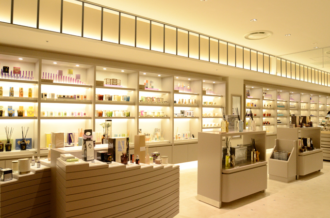 新宿伊勢丹にケアと予防のビューティフロア登場、ミランダー・カーの
