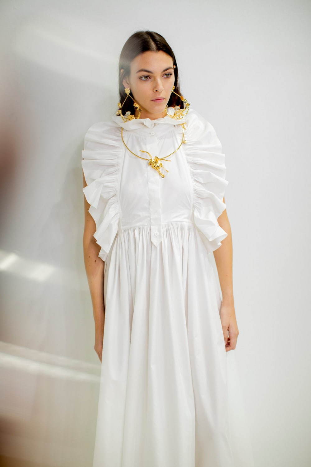 ヴァレンティノ「ルブラン」“白シャツ”にクチュール技術を駆使