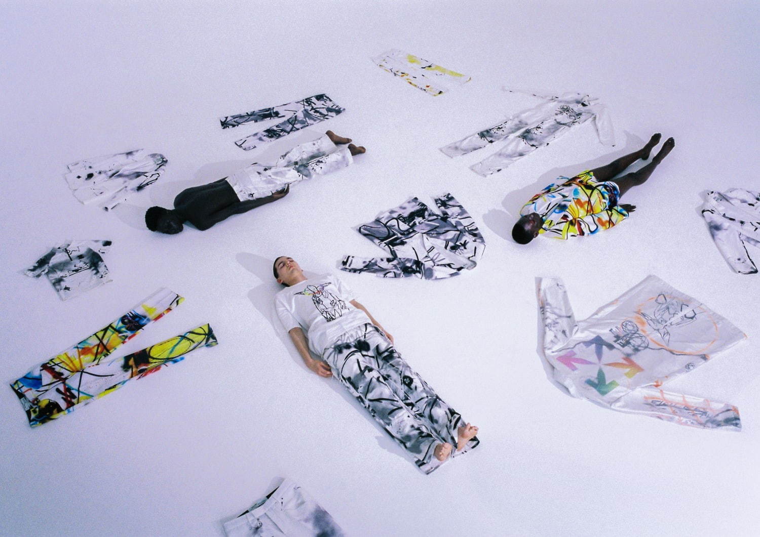 オフ-ホワイト×グラフィックアート界の伝説・フューチュラのコラボ