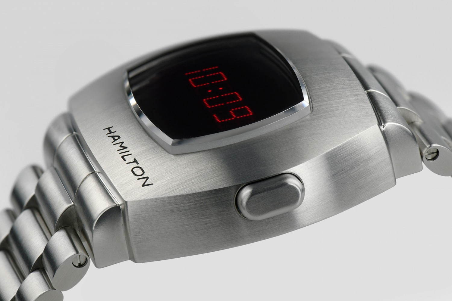 ハミルトンの名作腕時計「ハミルトン パルサー」が復刻発売 - 世界初の