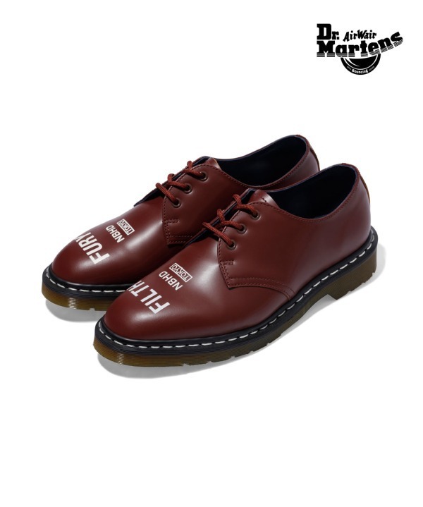 ネイバーフッド×ドクターマーチンのコラボシューズ、サイドゴアを施