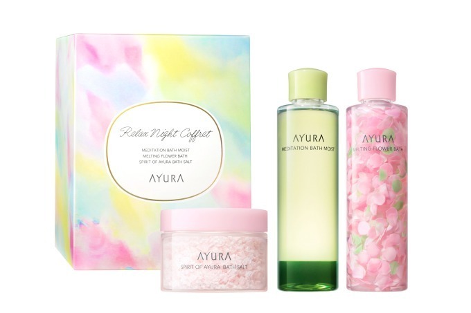アユーラの入浴剤3種を詰めたクリスマスコフレ、美容液で作られた