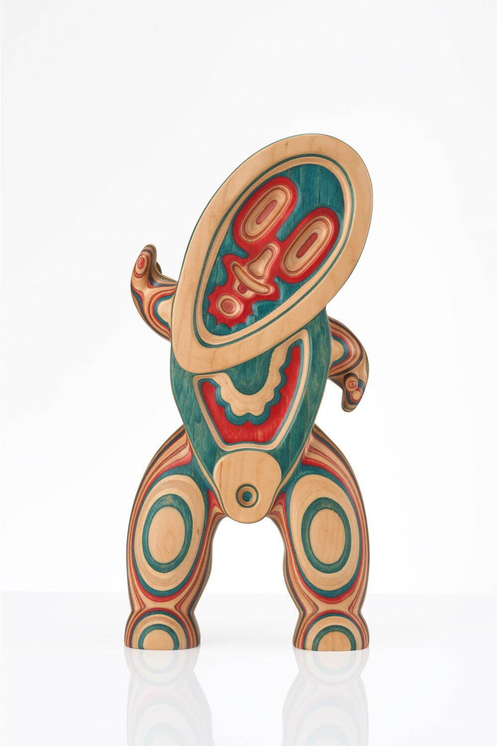 スケートボードを駆使するHaroshiの新作個展が神宮前で、スケボーを