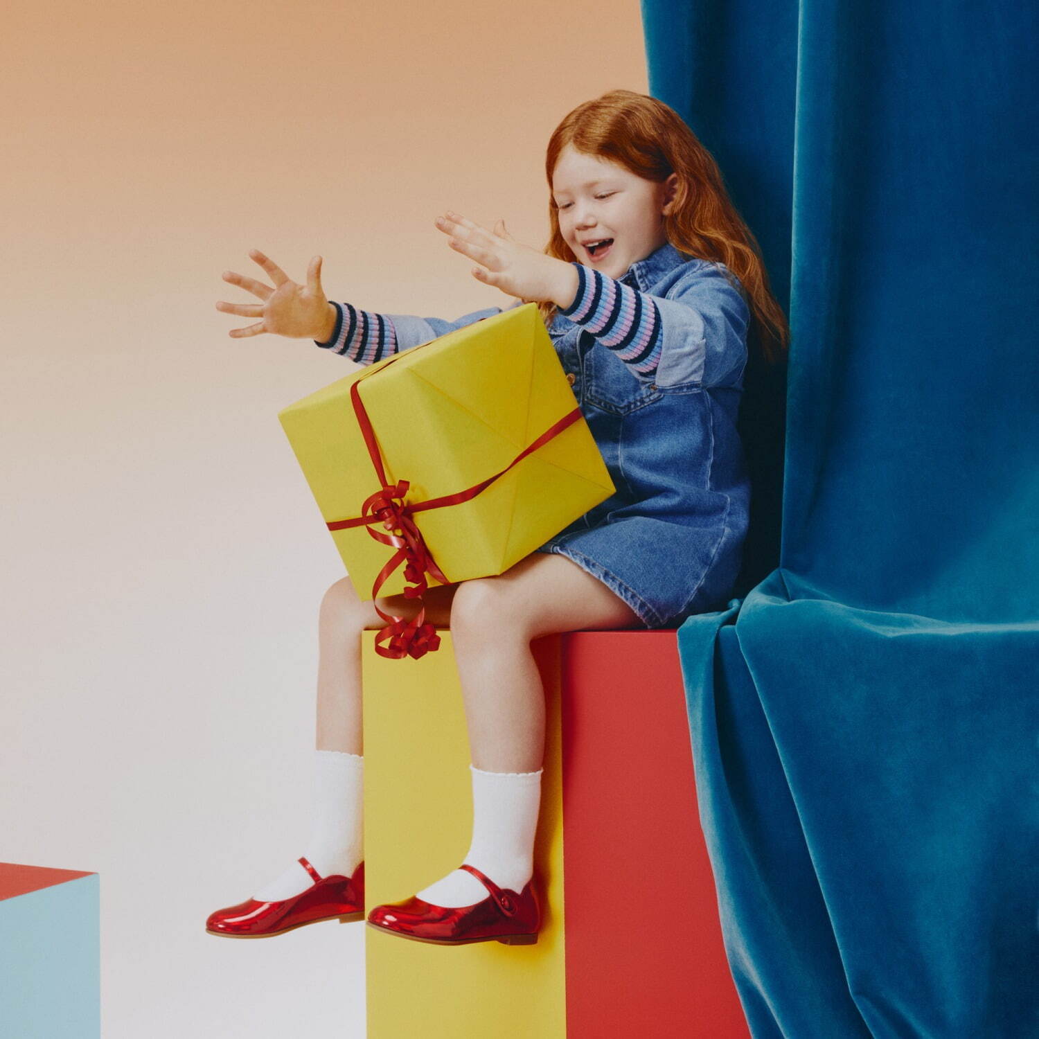 クリスチャン ルブタン新作「ルビファミリー」初のペットアクセサリー