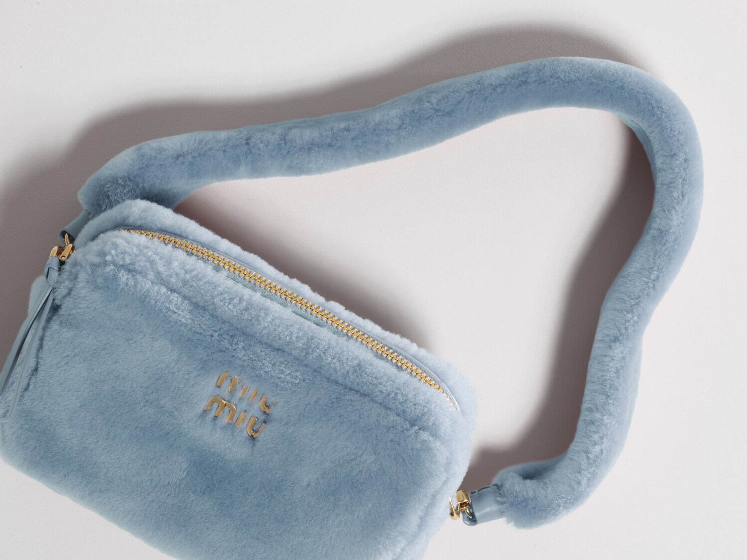 写真4/11｜ミュウミュウ“ふんわり”シープファーの「ミュウ ワンダー