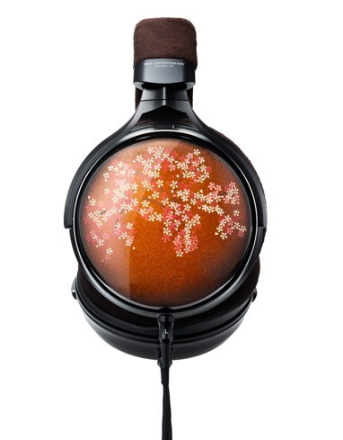 オーディオテクニカの60周年記念ヘッドホン「ATH-W2022」越前漆塗り