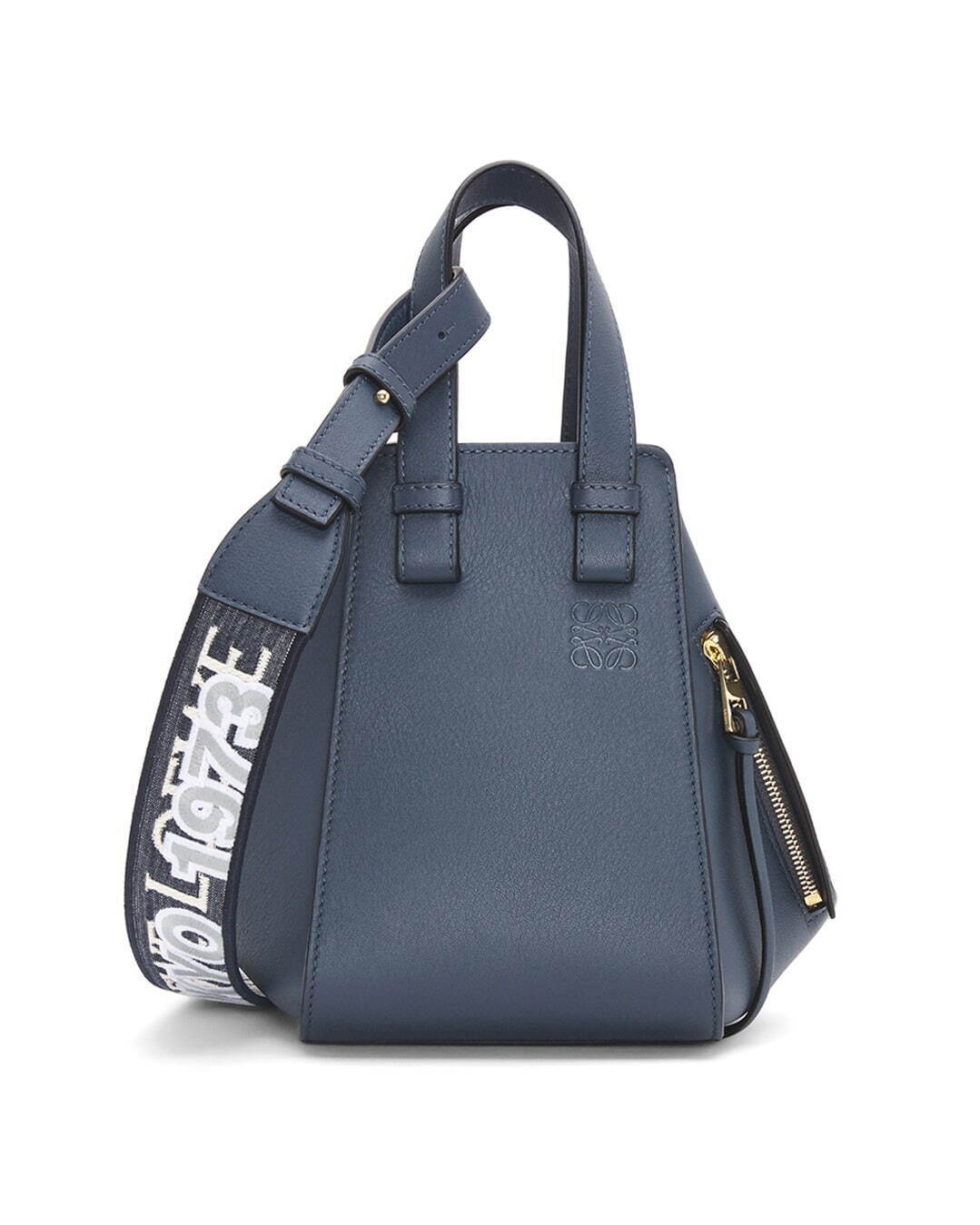 ロエベの限定バッグ「TOKYO 1973」、23年干支「うさぎ」モチーフの