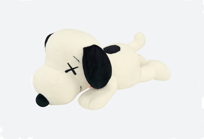 ユニクロ「KAWS × PEANUTS」スヌーピーのぬいぐるみ増産が決定