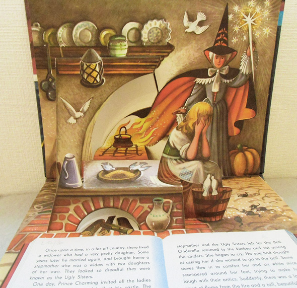 Cinderella シンデレラ / ポップアップ絵本のフィネサ・ブックス