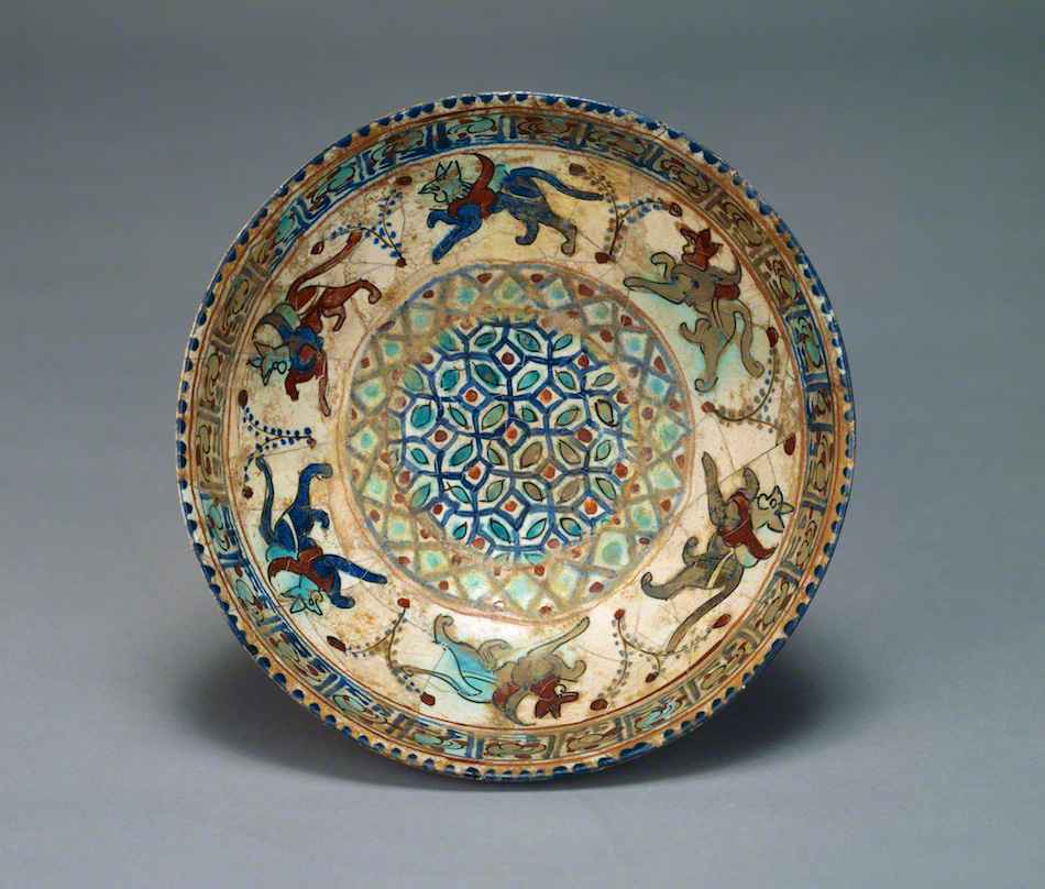 白地色絵神獣文鉢 | イラン、レイまたはカシャーン | 収蔵品詳細