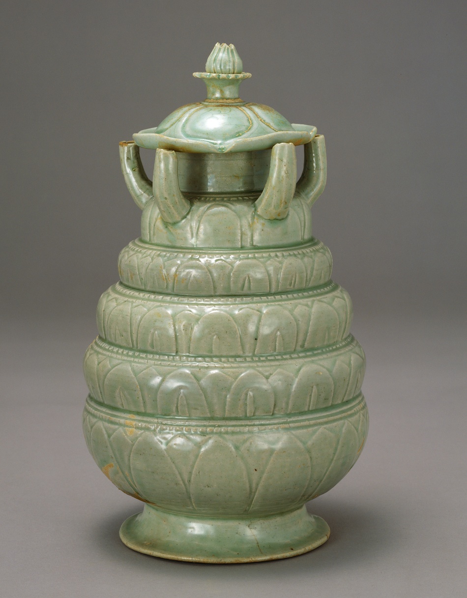 青磁刻花蓮弁文多嘴壺 | | 収蔵品詳細 | 作品を知る | 東京富士美術館