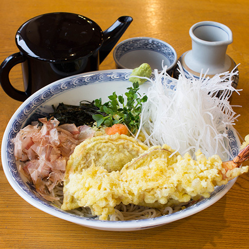 ボリューム満点おそばを独り占め！ - エビデリ！おひとりさま - そば