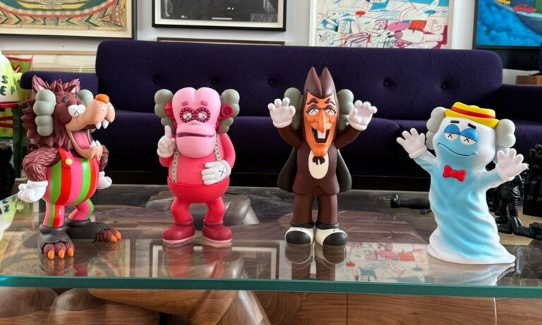 KAWS ALONG THE WAY 2体セット 真作 絶版 カウズ KAWS ALONG THE WAY 2