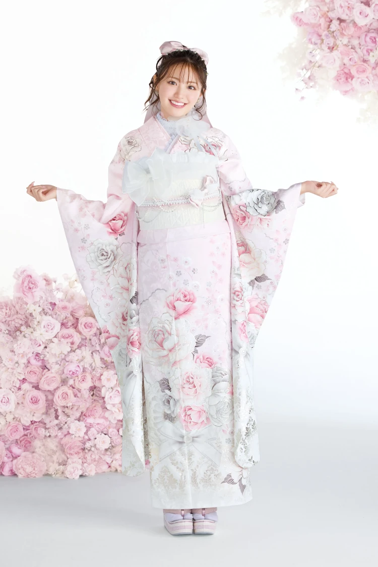 新作発表！！香音ちゃんがモデルのピンクの振袖がかわいすぎる👀｜成
