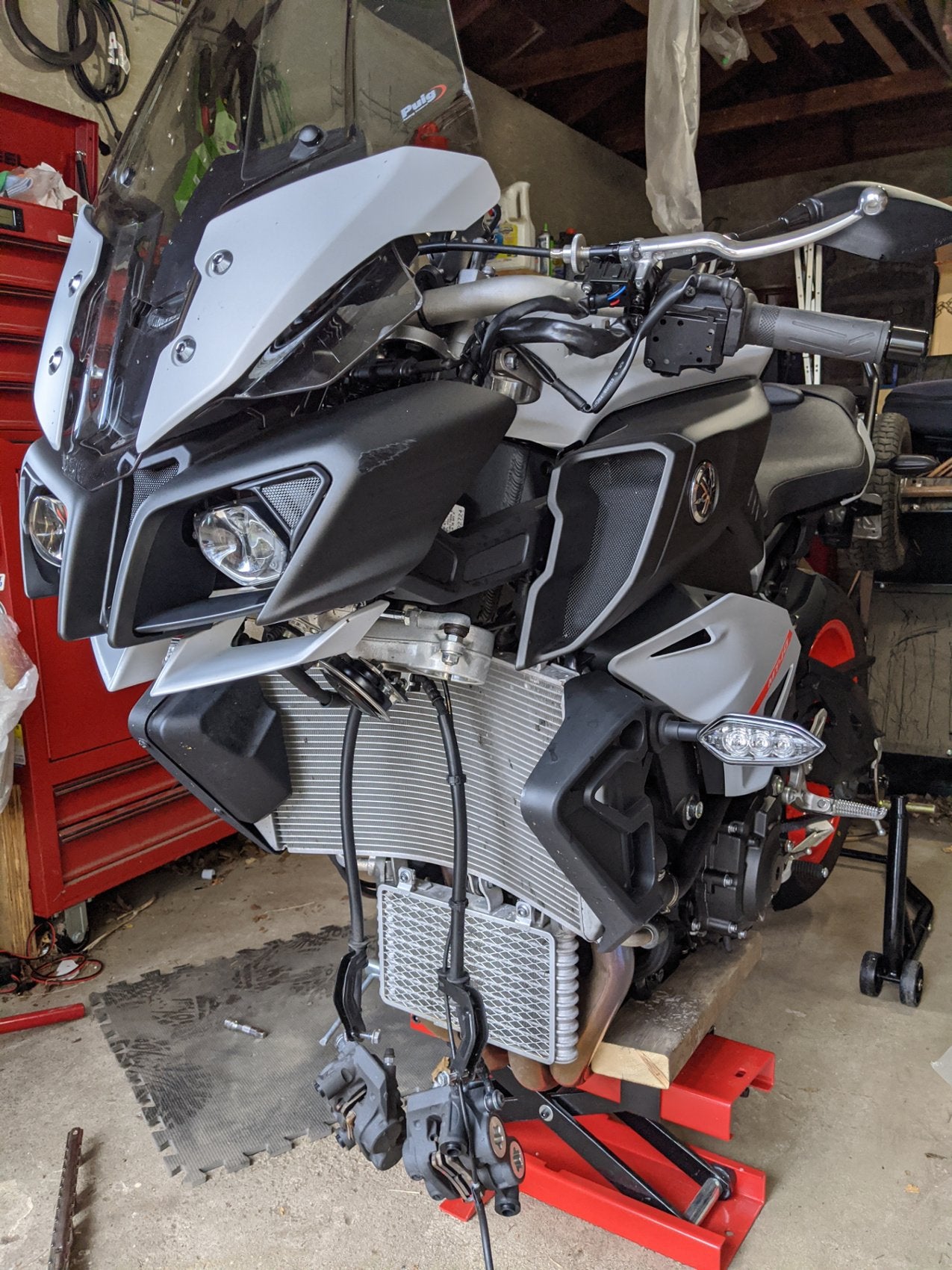 I ****ed up!! MT09 21 dropped down forks | Yamaha FZ-09 Forum