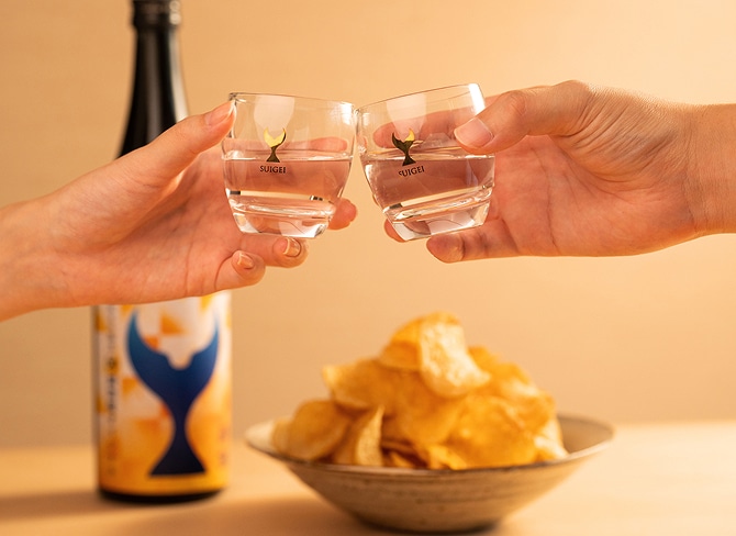 酔鯨 湖池屋コラボ 鯨乃友(くじらのとも)日本酒とポテトチップスセット