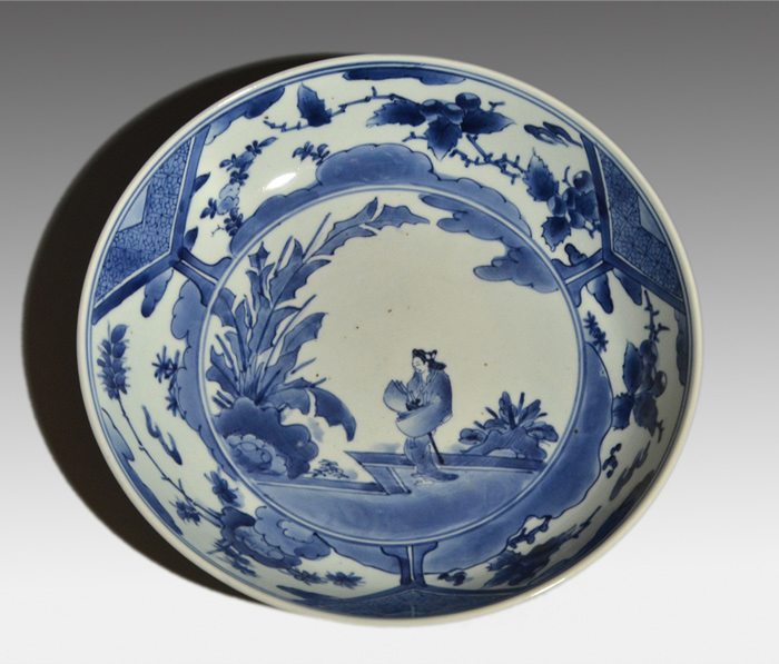 古伊万里(藍九谷様式)染付 人物に枇杷図大皿 江戸中期頃 | 古美術ささき
