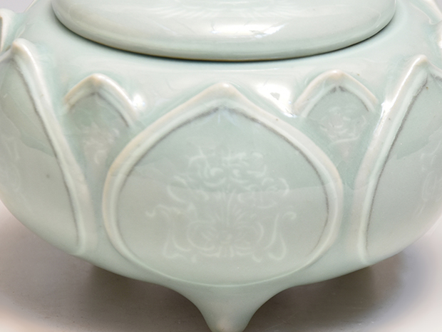 真葛窯(横浜) 二代 宮川香山(作) 青磁香炉 蓮花形 象嵌入り 共箱 | 古