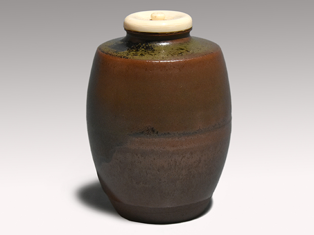 丹波焼 肩衝茶入 市野信水(作) 象牙蓋 仕服 共箱 | 古美術ささき