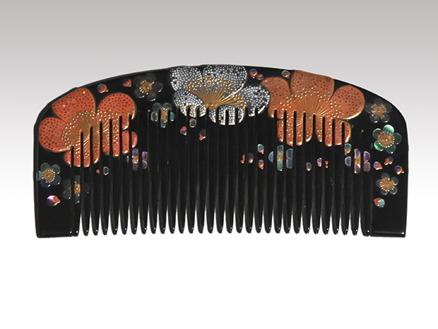 櫛 螺鈿入り金銀梅蒔絵 真斎(作) 鼈甲地 | 古美術ささき