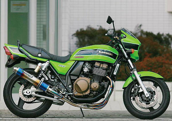 ストライカーから焼き色が鮮やかなZRX/II用車検対応マフラー | パーツ