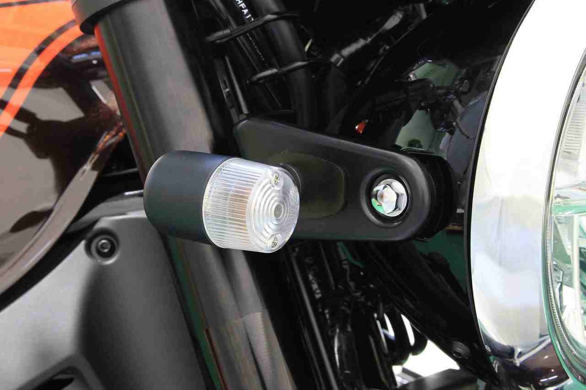 ポッシュフェイスがZ900RS用ボルトオンウインカーキットを発売