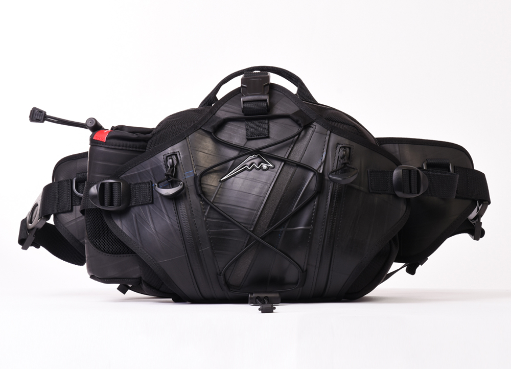 廃タイヤを活用したライダー向けヒップバッグがSEALとクシタニのコラボ