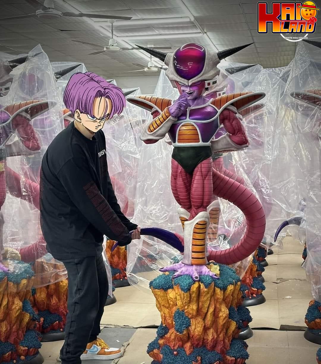 ドラゴンボール ホワイトホールスタジオ 等身大フリーザ樹脂像 - Kaioland