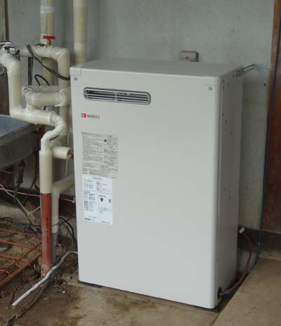 中古品）石油ボイラー 株式会社ノーリツ OX-307YV、2011年製。 石油