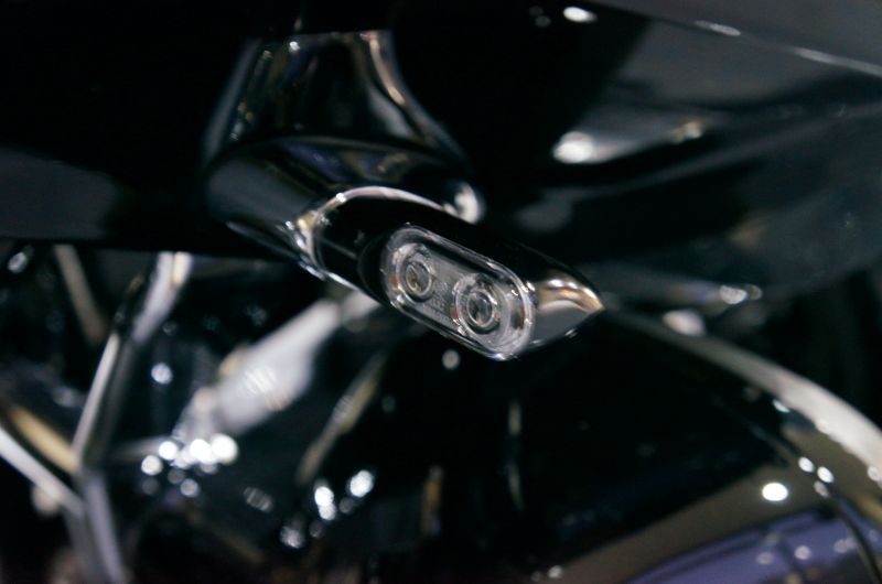 ロードグライドに取り付け可能な小型LEDフロントウインカーキット