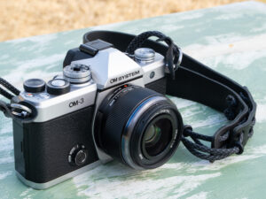 オリンパス M.ZUIKO DIGITAL 45mm F1.8 ブラック | 交換レンズ