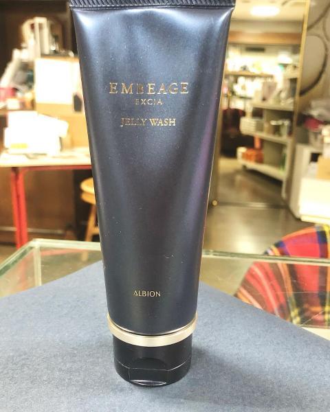 アルビオン エクシア アンべアージュ ジェリー ウォッシュ｜紹介記事