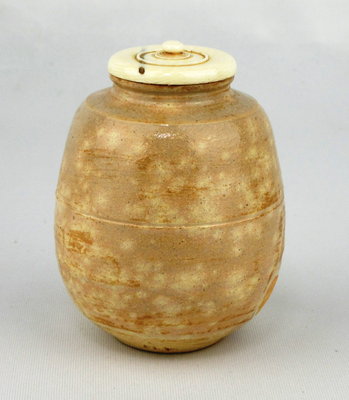 栗山園オンライン通販部 / 【出物】 朝日鹿背胴紐茶入 14代朝日豊斎