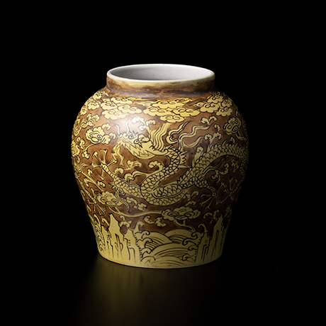 No.19 黄地紅彩雲龍文壷 / Jar with dragon and cloud design, Yellow