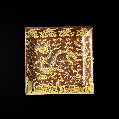 No.19 黄地紅彩雲龍文壷 / Jar with dragon and cloud design, Yellow