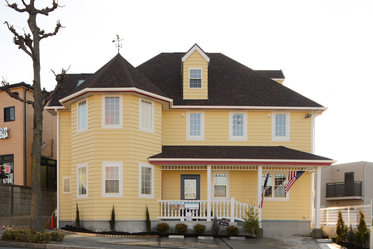 メロウグラスさんの黄色い屋根のお家 メロウグラスさんの黄色い屋根の