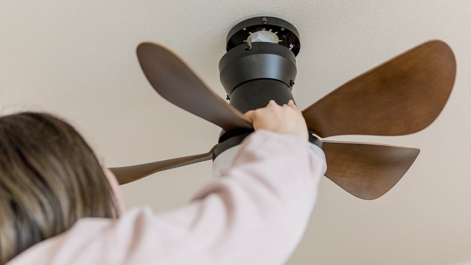 小型軽量＆こだわりのあかり！自然でやわらかな風を感じる「LED