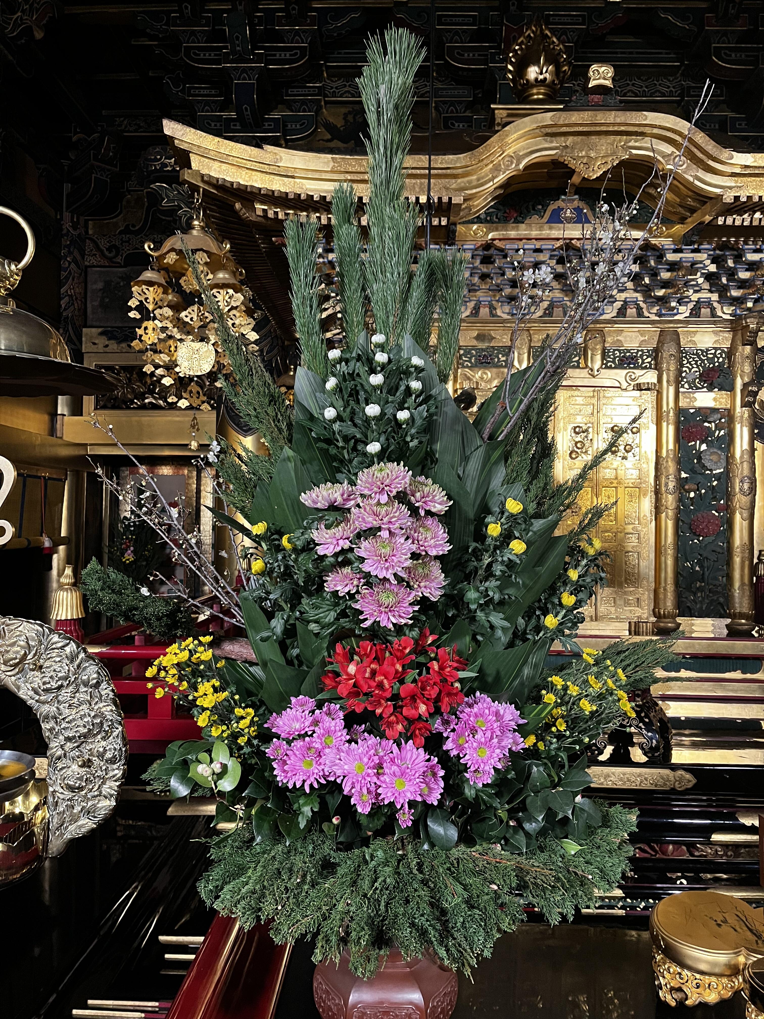 東本願寺の仏花・真宗大谷派宗務所 グラフ 真宗本廟(東本願寺)の仏花