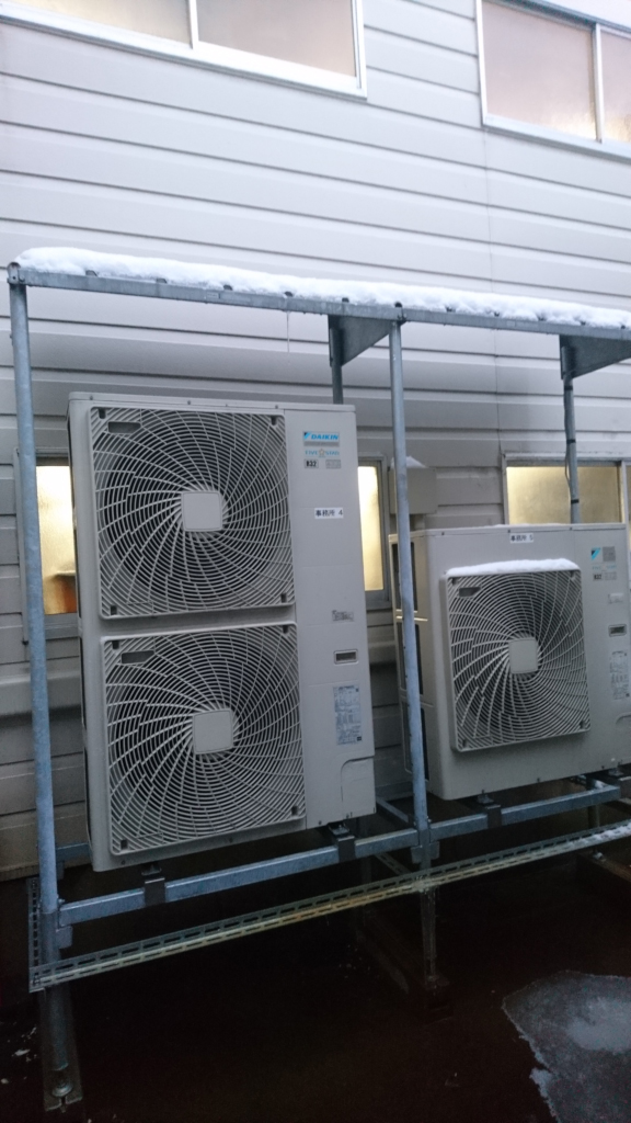 積雪時の室外機、野ざらしにしていませんか？ | 本間電機工業株式会社