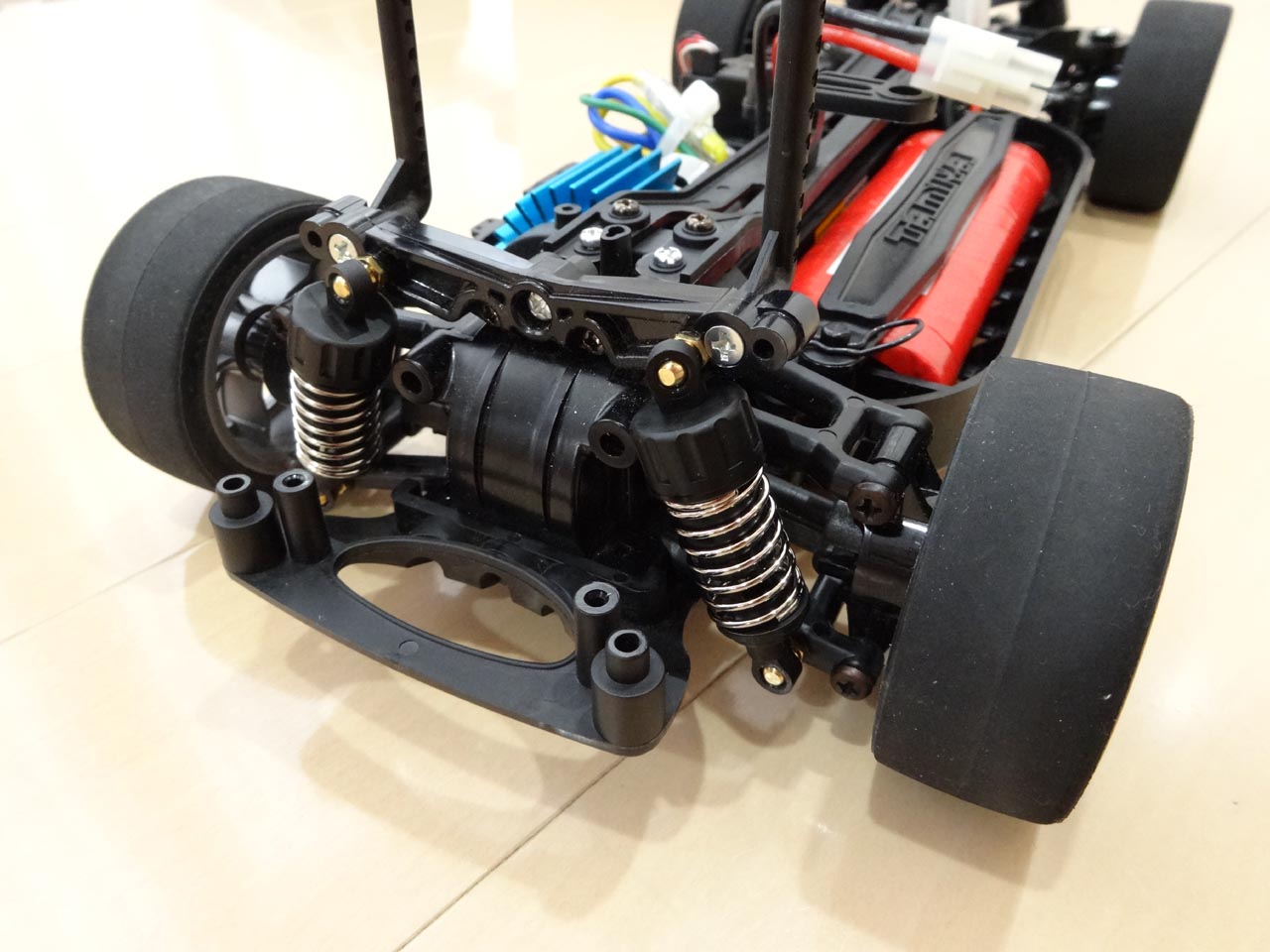 CVAダンパースーパーミニをTT-01 TYPE-Eに付けてみた